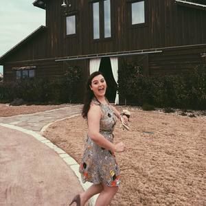 Meet your Posher, Claire